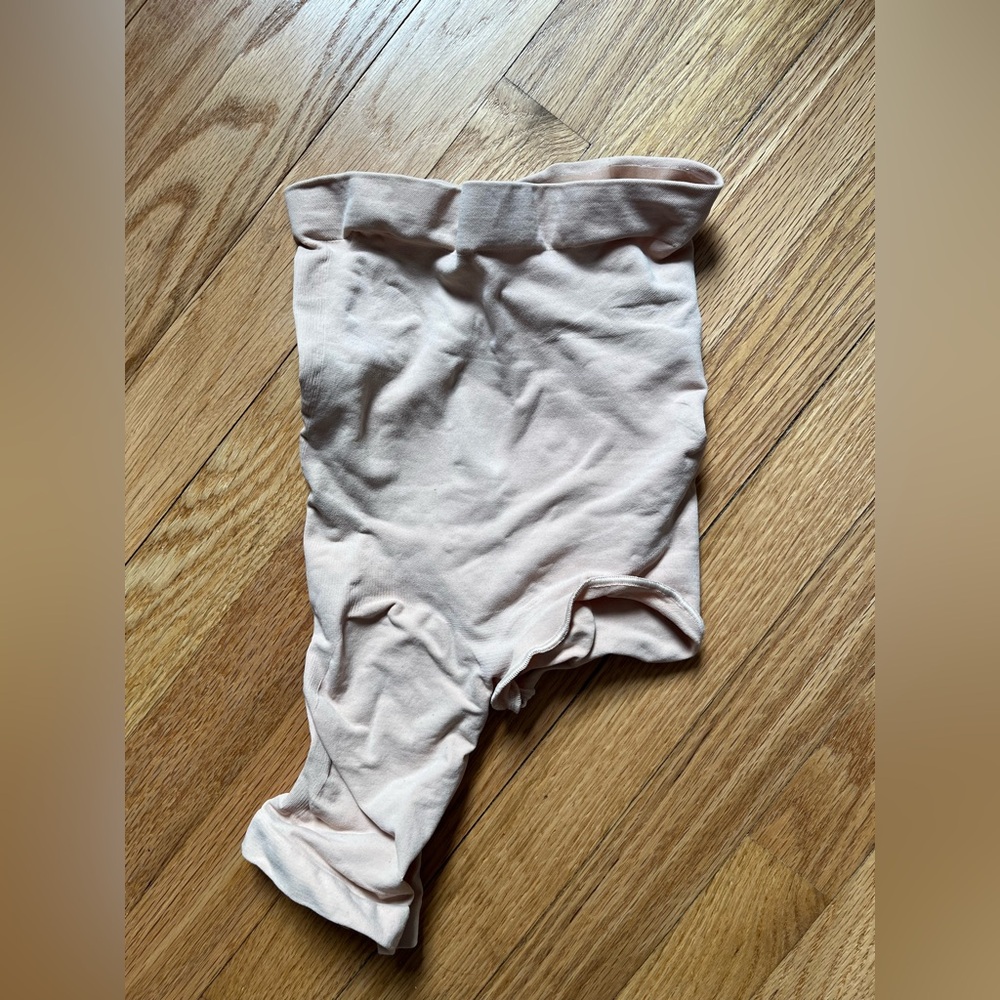 SKIMS Solution Short #1 Left Leg Opening L/XL